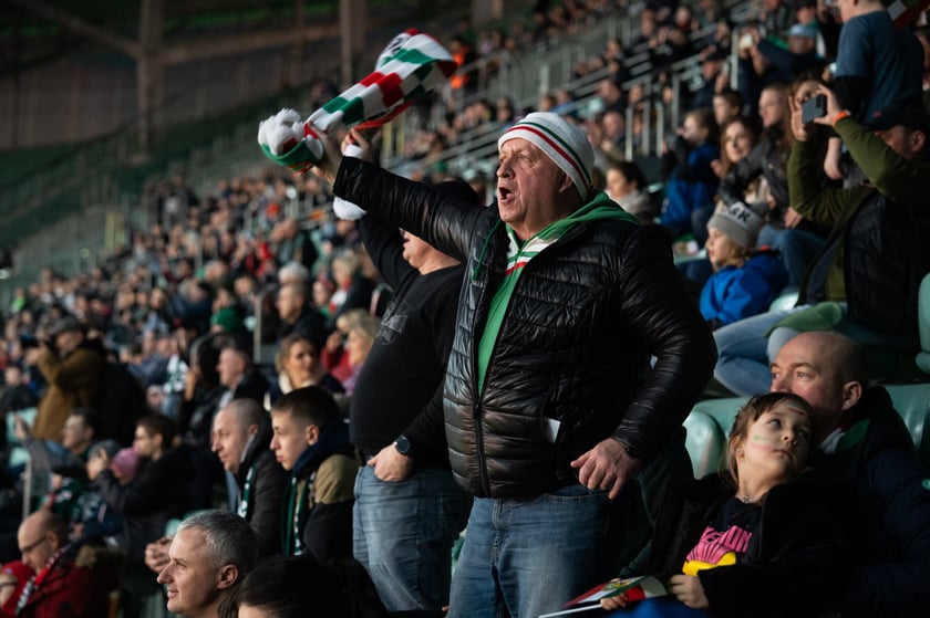 Kibice na meczu Śląska z Widzewem (2 marca 2024) na Tarczyński Arenie